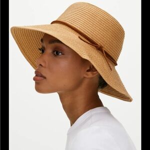 Aritzia Main Character Eau Clair Hat